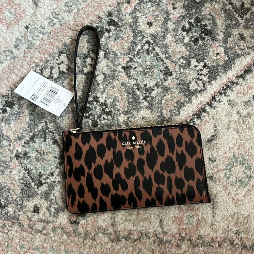 Kate Spade New York Lucy Medium L-Zip Wristlet